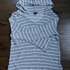 Women’s BEYOND YOGA, black & white stripe sweater hoodie size Large